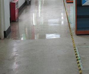 深圳清洁公司地板上蜡